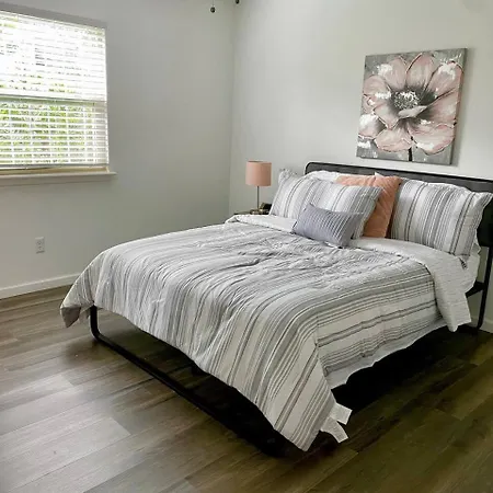 Villa 3-Br Cheerful Townhouse Long-Term For Families